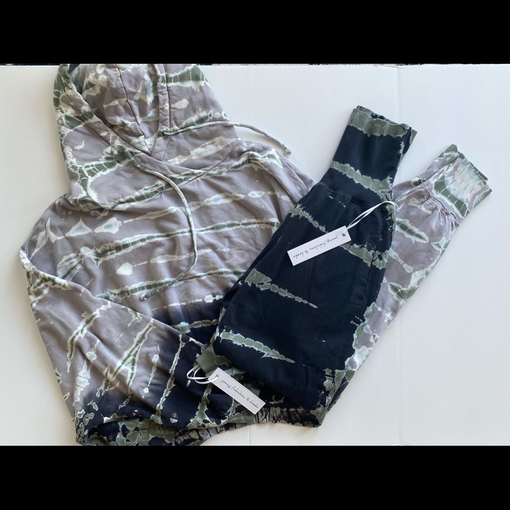 YFB tie dye sweatpants set with hoodie🤩